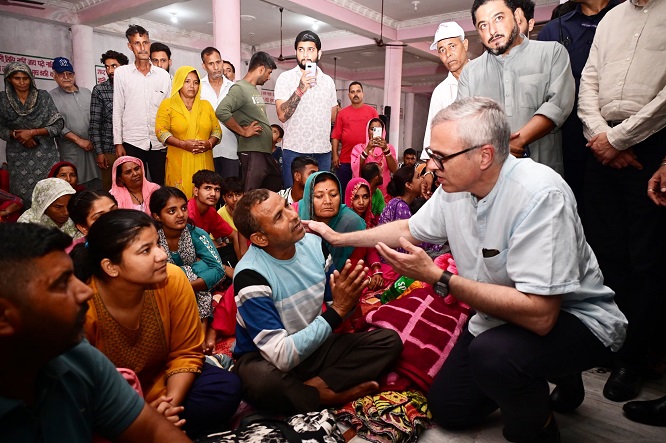 CM J&K Omar Abdullah visits Shelter Camps, GMC Jammu