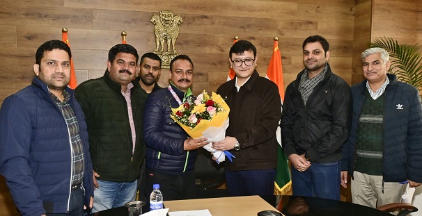 Director Information felicitates Gagan Singh for Gold in Roller Skating National Championship