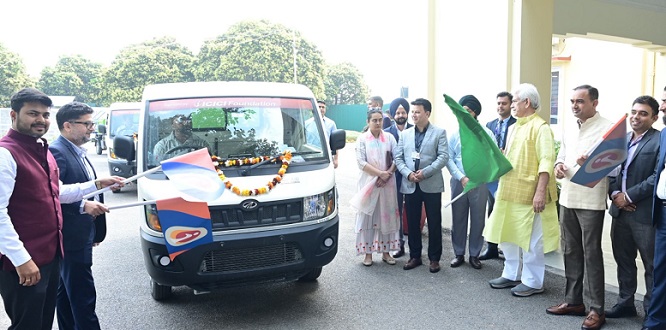 'LG J&K flags off a fleet of Door-to-Door Garbage Collection Vehicles of Jammu Municipal Corporation'