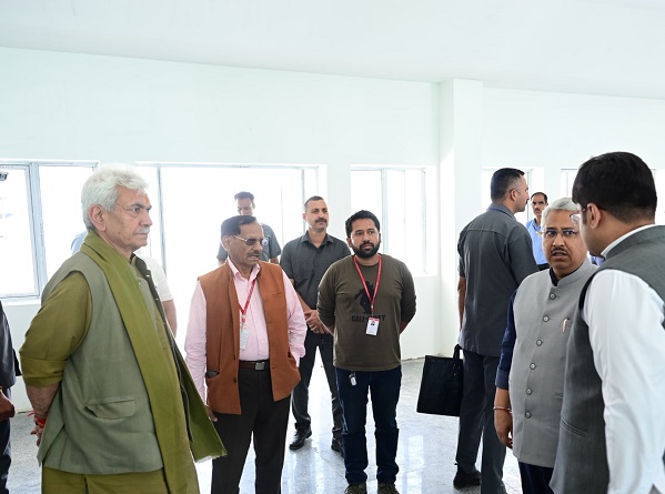 Lieutenant Governor visits Baltal, reviews preparedness ahead of Shri Amarnath Ji Yatra