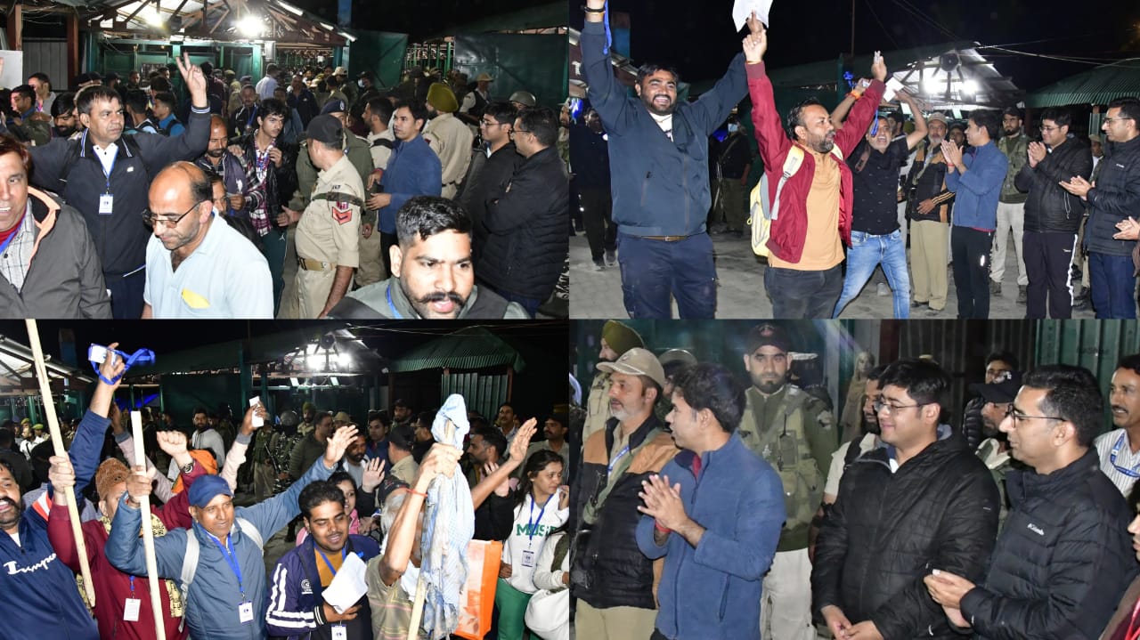  Div Com Kashmir flags off first batch of SANJY pilgrims from Domail Baltal 