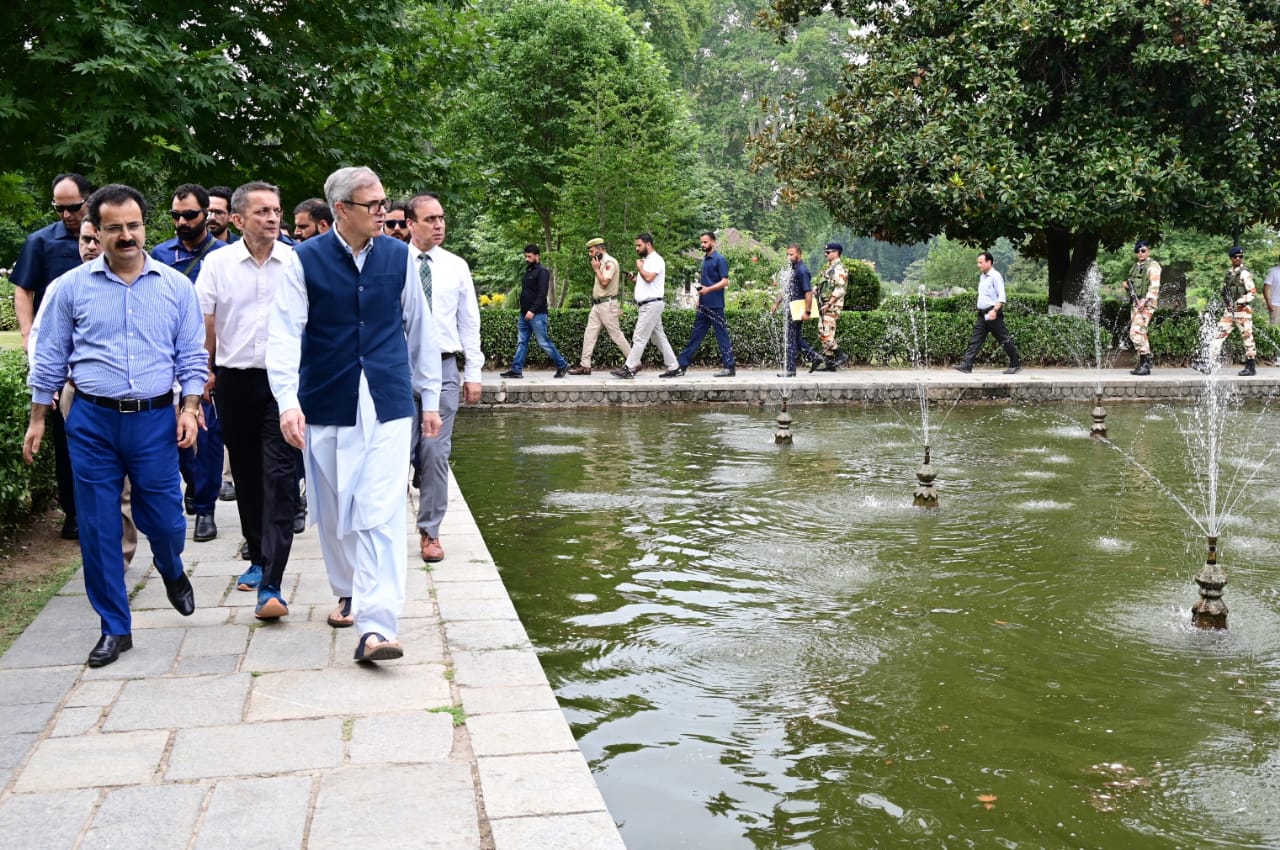 ' CM Omar Abdullah visits Shalimar Garden to take stock of restoration works'
