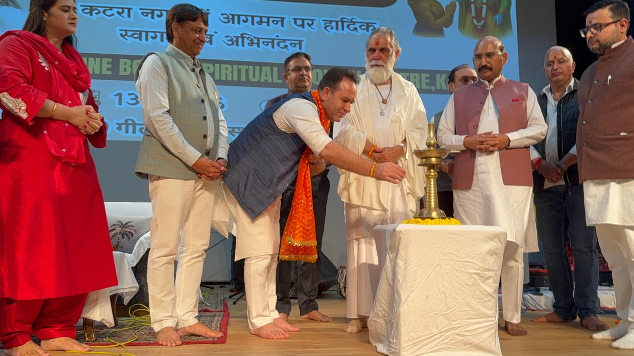  LoP Sunil Sharma attends Spiritual Discourse on Srimad Bhagavad Gita by Swami Gyananand Ji Maharaj at Katra