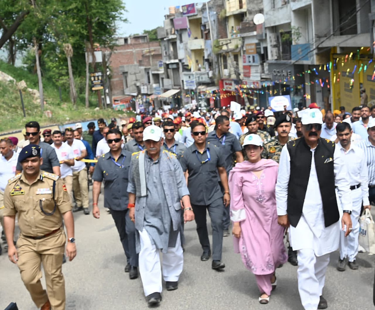 'LG J&K joins Padyatra in Samba'