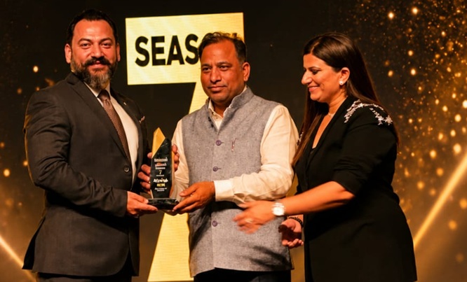 'Mahesh receives 2 Awards '