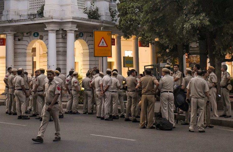 Abhijit Dipke,   Dhruv Rathee,  4 former CMs among 7000 detained 