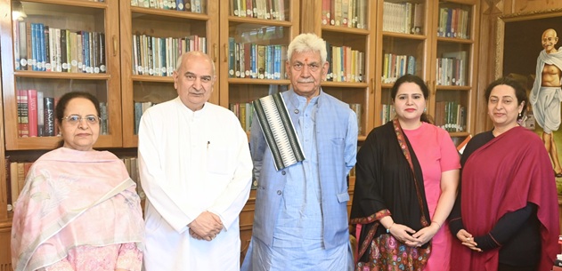 Delegation led by Padma Shri & Padma Bhushan awardee call on Lieutenant Governor Shri Manoj Sinha