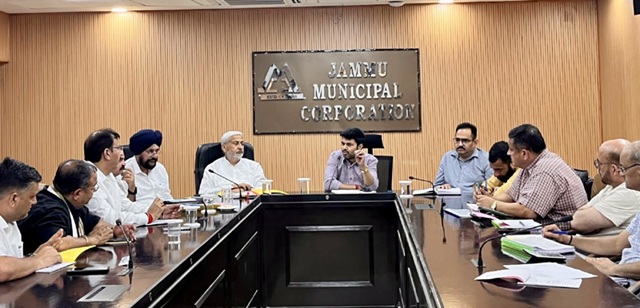 BJP MLAs hold meeting with  Commissioner JMC  for review of civic issues
