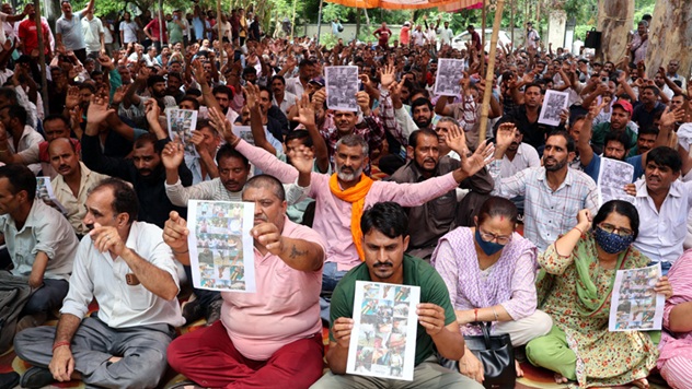 PDD daily wagers go on hunger strike as protest enters 12th day 
