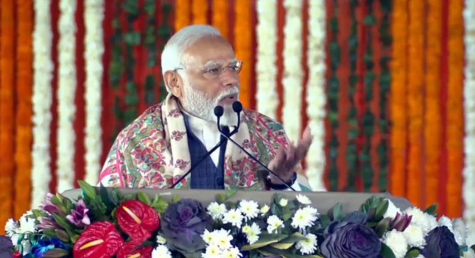 PM Modi in Jammu ; Inaugurates/lays Foundation Stones of Projects worth Rs 32,000 cr; Speaks on Viksit J&K, Article 370  