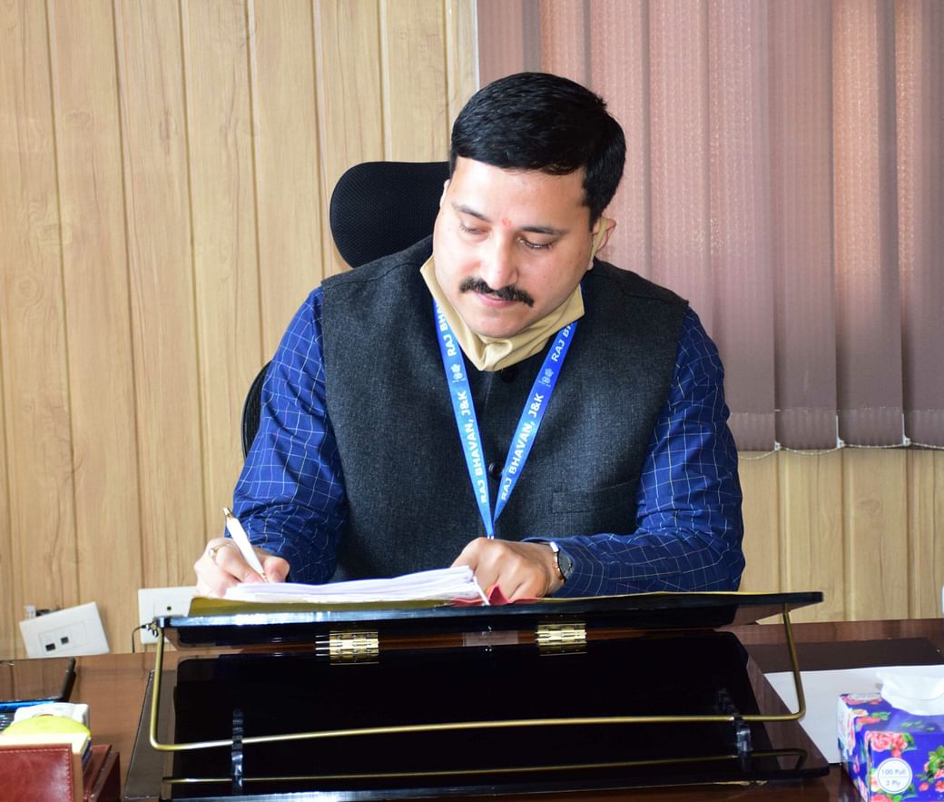 IAS Officer Rahul Pandey posted as DM in UP