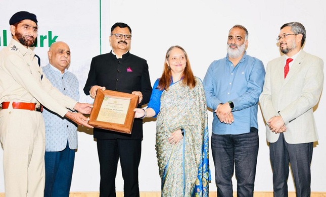 Javed  Rana, Minister felicitates officers and staff of the Wildlife Department for their outstanding achievement 