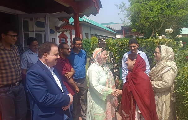 Sakeena Itoo conducts surprise inspection of  College
