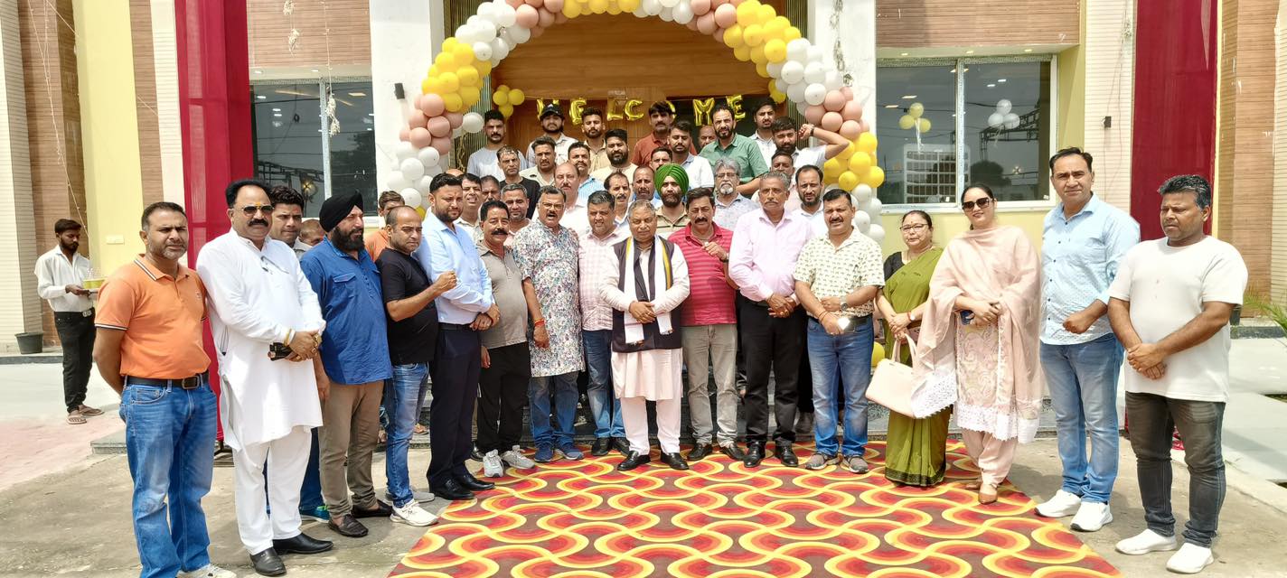 BJP Chief Sat Sharma chairs meeting along with MLA Surinder Kumar in Marh