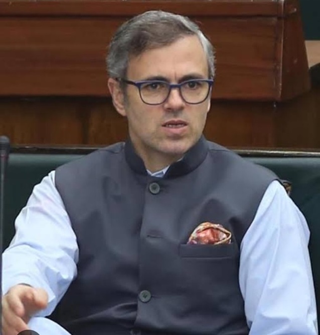 Omar  Abdullah challenges  Ghulam Nabi Azad to contest Lok Sabha election against him