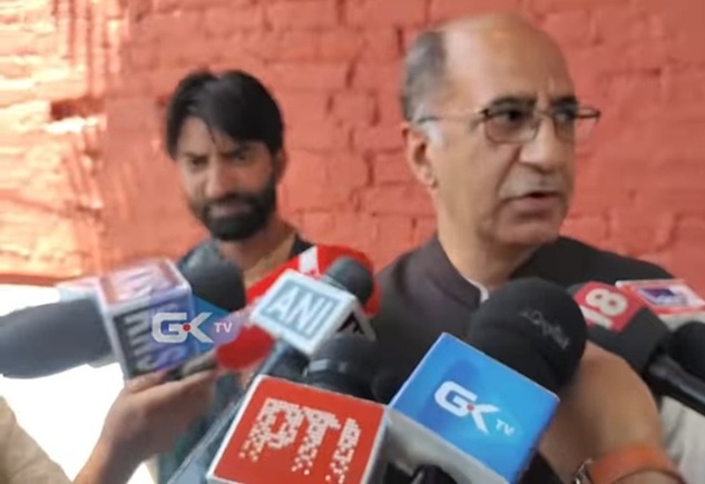 Govt to seek special package for rebuilding homes damaged by LoC shelling : Nasir Wani