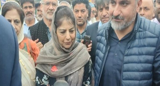'Kashmiri Pandits will return with dignity : Mehbooba '