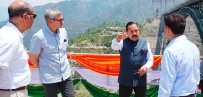 By running of Vande Bharat train , loot of Airlines come to an end: CM Omar Abdullah 