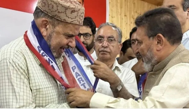Farooq Renzu Shah joins Apni Party 