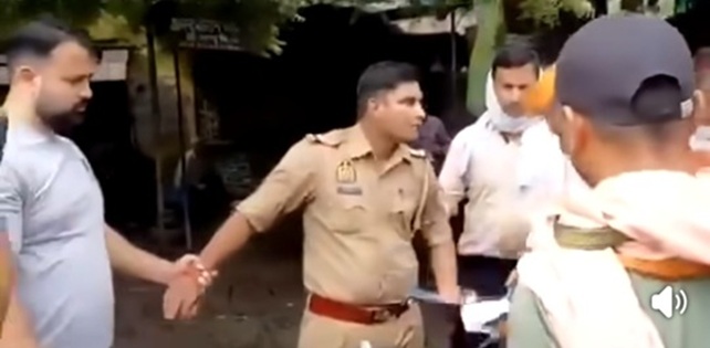 'Police Inspector caught red-handed by Anti Corruption Department while accepting a bribe of Rs 15,000 in Jhansi '