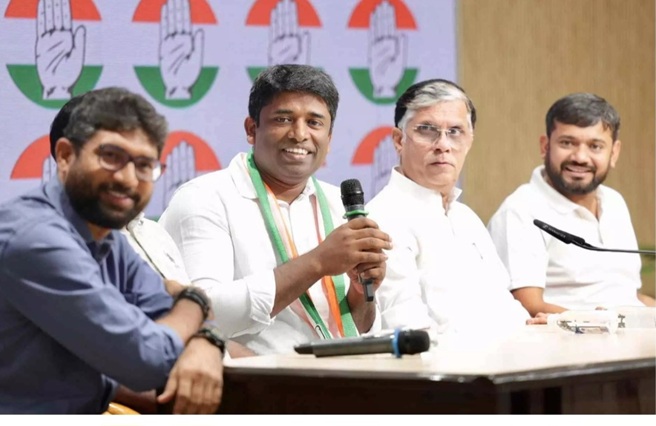 Former IAS officer, resigned in protest against “shutdown” of J&K following abrogation of Article 370, joins Congress