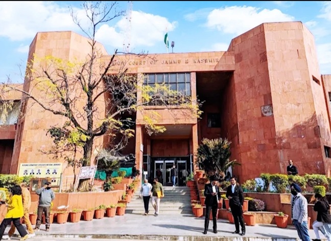  High Court stays Trial Against Patwari accused of taking Bribe 