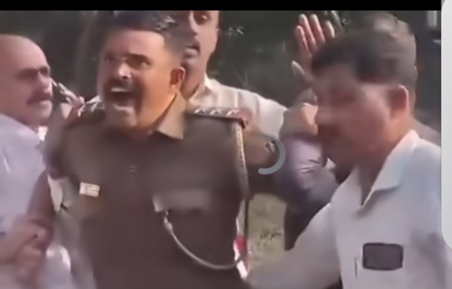 One Police Inspector arrested Red Handed while taking bribe of Rs 4 Lakh in Karnataka