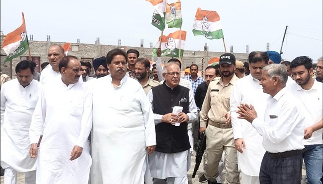 'Karra, Bhalla lead massive Congress rally in RS Pura'