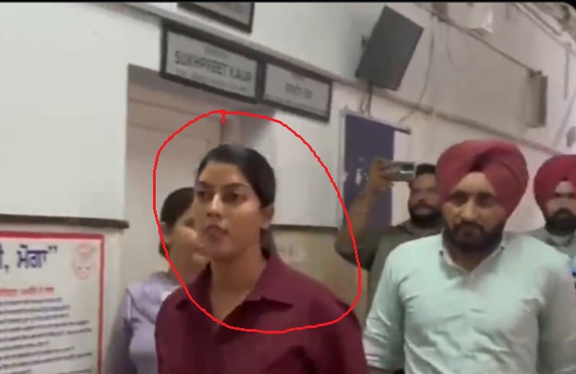 Vigilance arrests  Woman Police Inspector red-handed while accepting a bribe of Rs 50,000/-