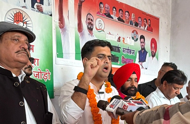 Neeraj Kundan welcomes newly appointed RGPRS Chairman Khushwant Singh at Singhpura Maralian