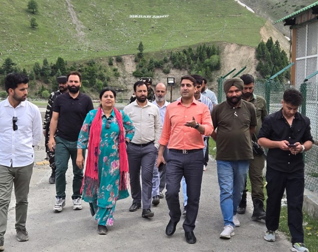 Aijaz Asad reviews SANJY preparation at Baltal base camp