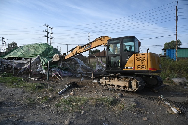 Samba  Admin/Police demolish Structures built by drug offenders worth Rs 50 cr  