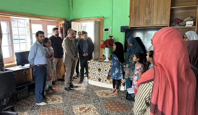  Union Additional Secretary reviews institutions under Mission Vatsalya, Mission Shakti at Srinagar