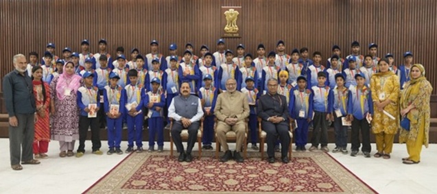 A 250-member youth delegation from Jammu and Kashmir, participating in the ‘Watan Ko Jano’ programme