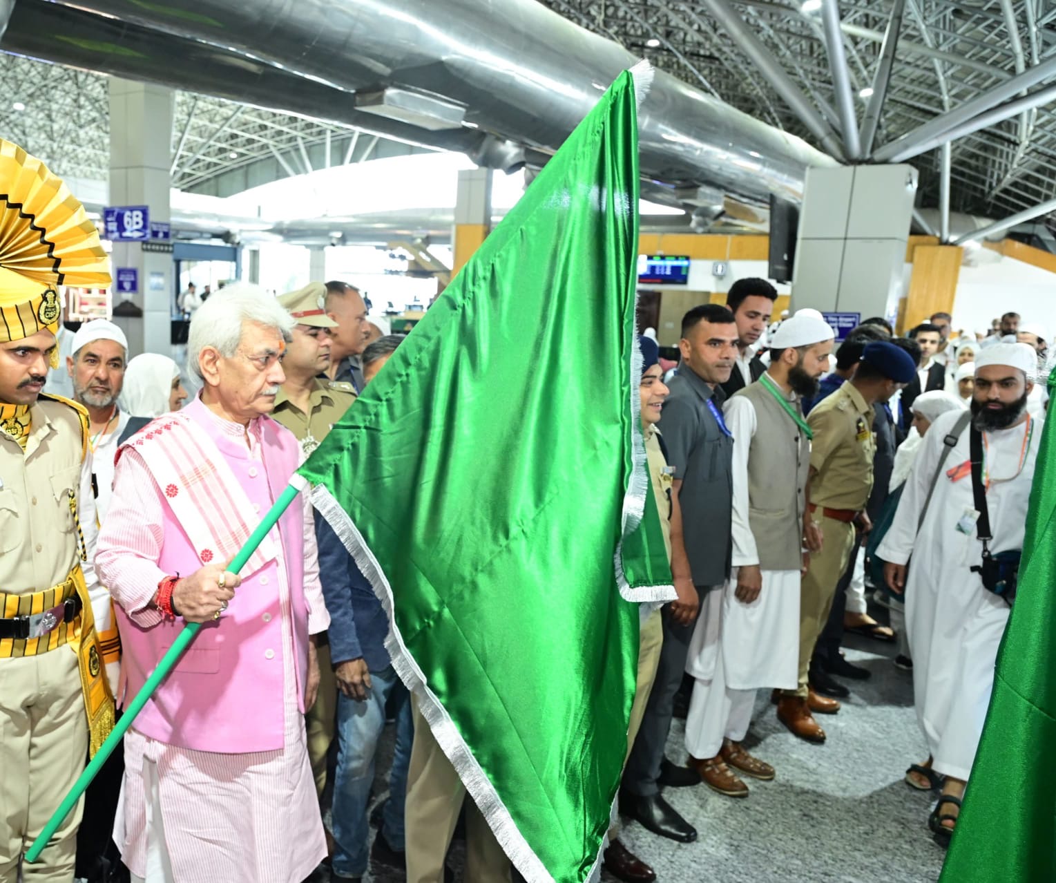 LG Manoj Sinha flags off J&K’s 1st batch of Haj pilgrims 