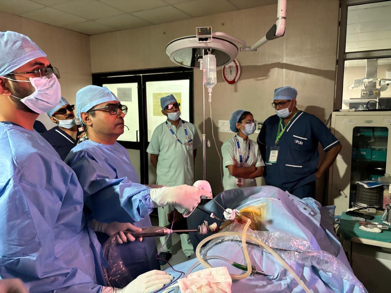 Dr Rahul Gupta performs live complex 3D laparoscopic surgery in Lucknow