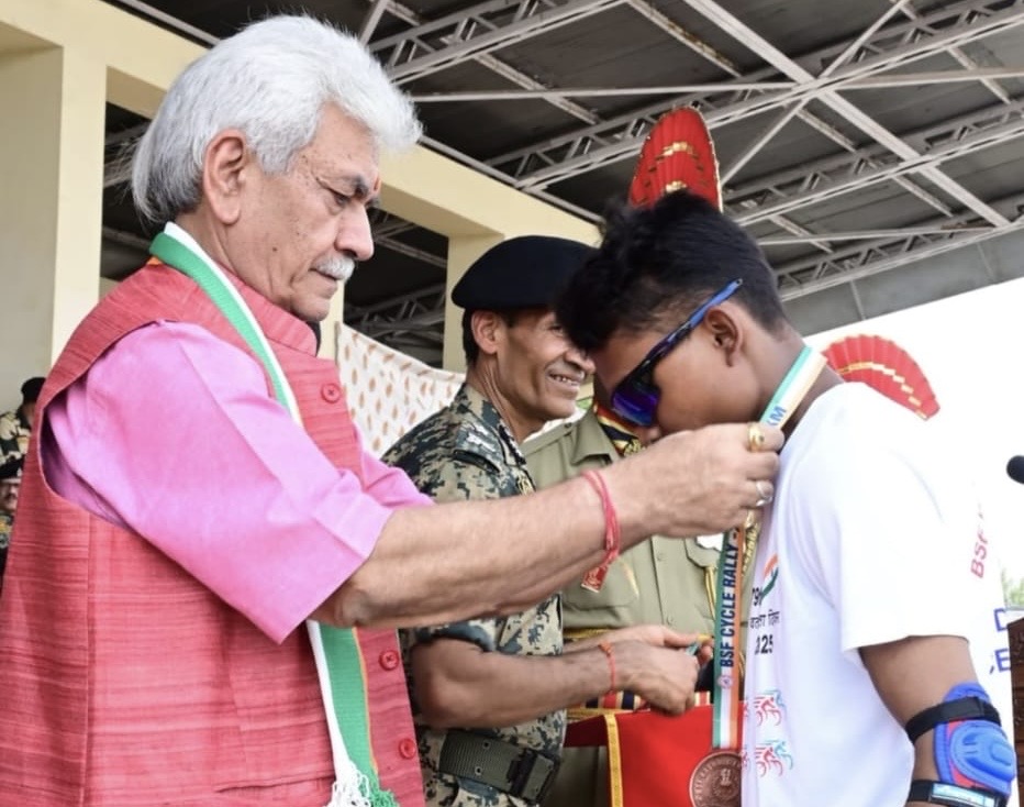LG J&K felicitates 79 Cyclists of BSF's 'Pedal for Ek Bharat, Shreshtha Bharat' rally 