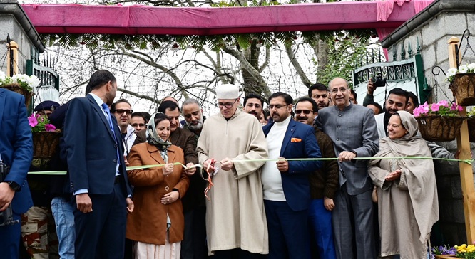 'CM Omar Abdullah Inaugurates Tulip Show in Srinagar '