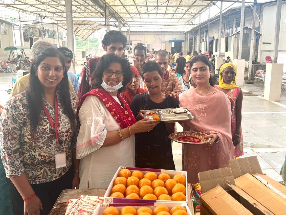 IASOWA J&K members conducted donation drive at Jammu and Delhi