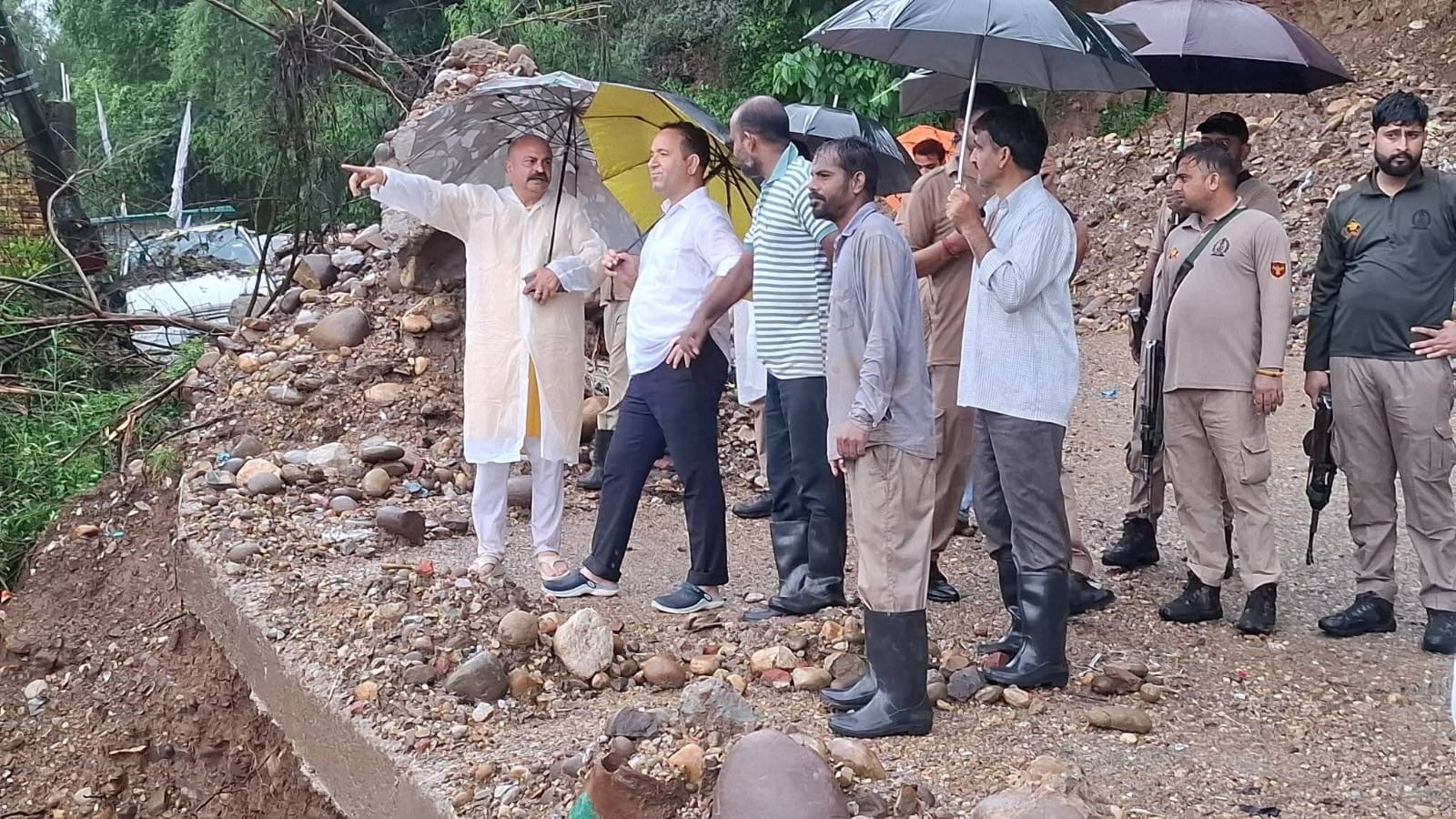 LoP Sunil Sharma tours flood hit areas of Jammu, assures immediate relief