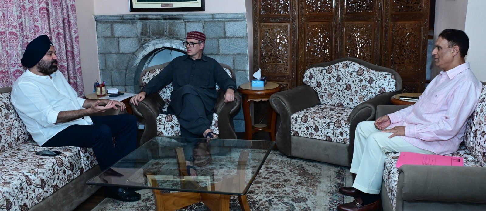 'MPs Shammi Oberoi , Ramzan  call on CM Omar Abdullah'