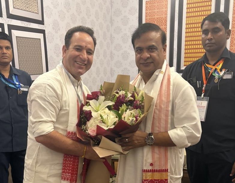 'LoP Sunil Sharma congratulates Himanta Biswa Sarma on taking Oath as CM Assam'