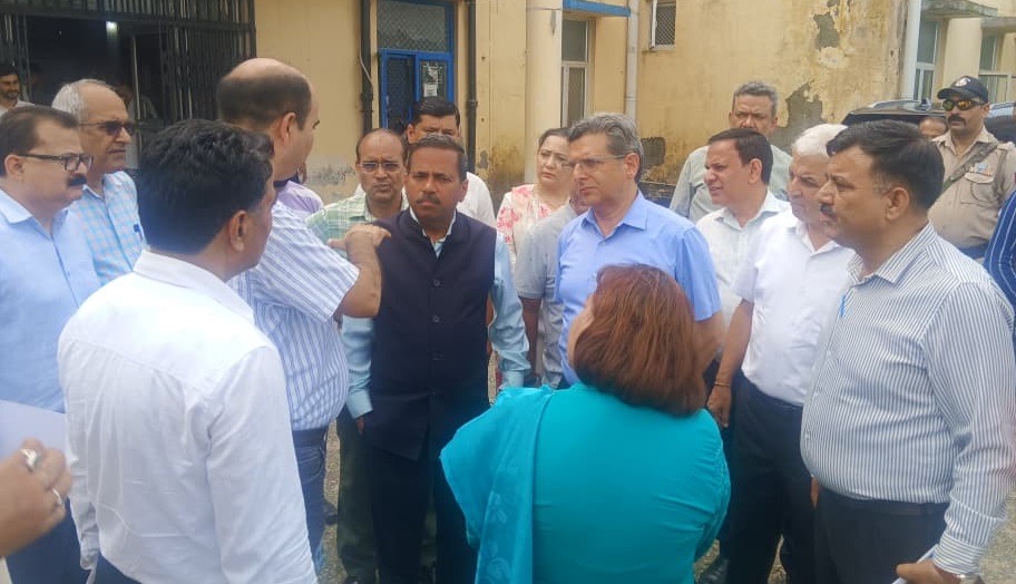 ACS PWD J&K visits Migrant colonies at Jagti