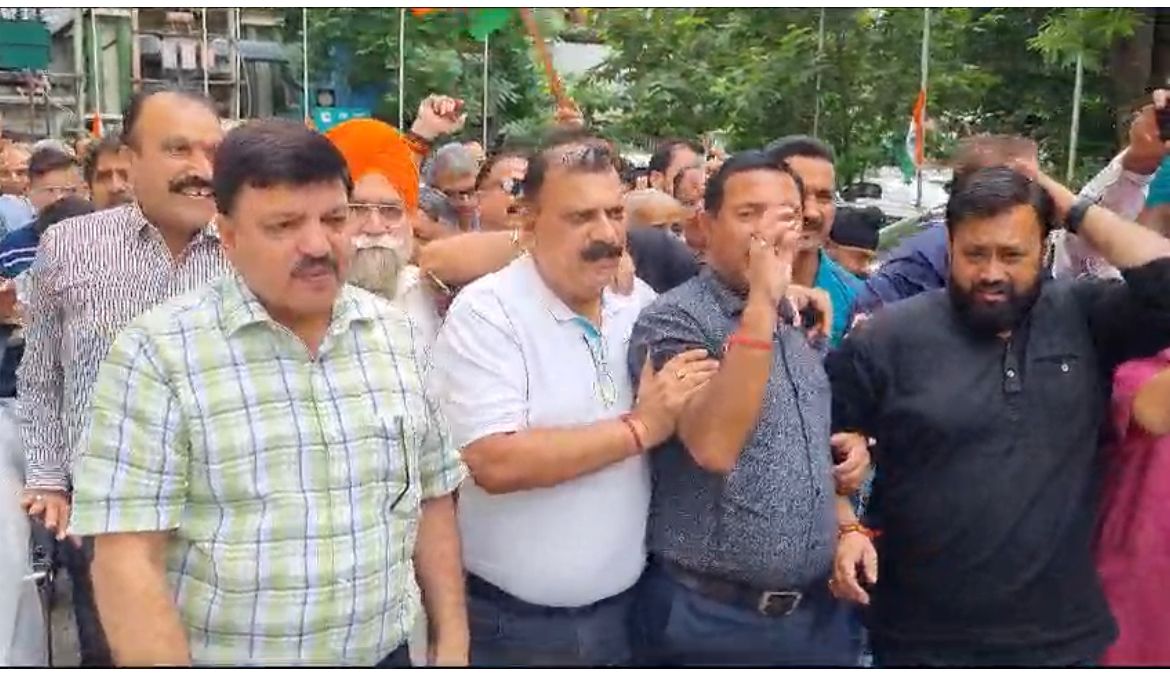 Jammu observes peaceful Bandh ; Shops remain closed in most areas; Open in some ; Heavy Security was deployed in Jammu district 