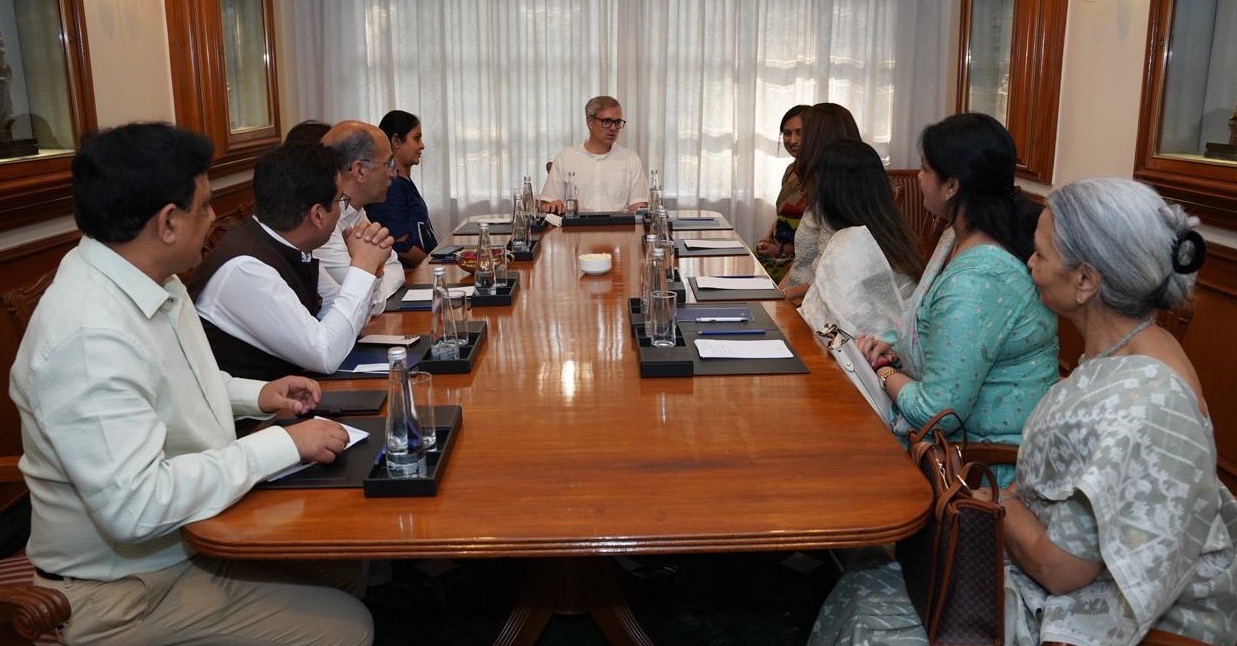 'At Bengaluru, CM Omar invites reputed Institutions to invest under new Private University Act in J&K'