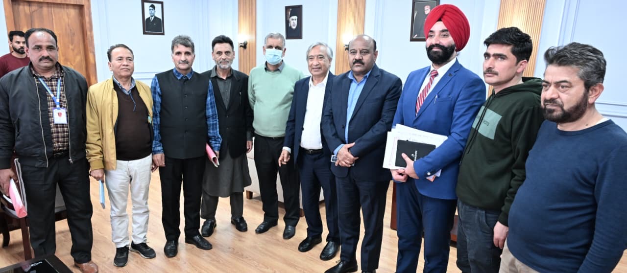 'Dy CM J&K calls for simplifying rules for workers' welfare'