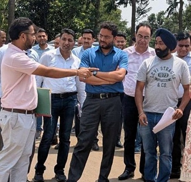'DC Jammu stresses punctuality, diligent public services,: Conducts surprise visit to Sub Division Hospital'