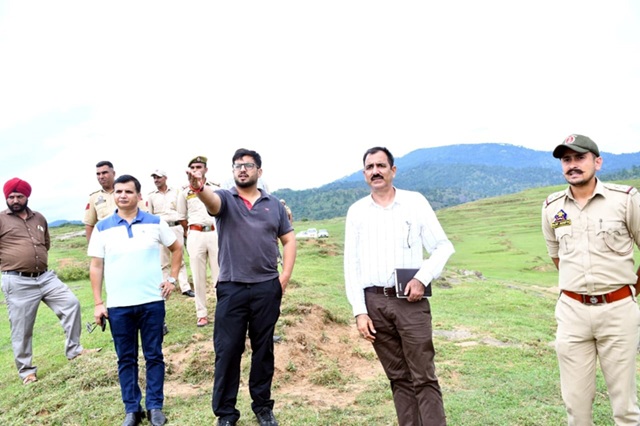 DC Rajouri conducts tour to review damages 