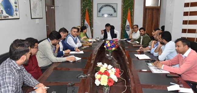  DC, Udhampur emphasizes the need to accelerate pace of implementation through coordinated efforts 
