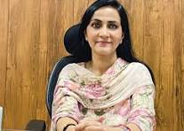 Prerna Puri appreciates District administration Shopian in curbing drug menace 
